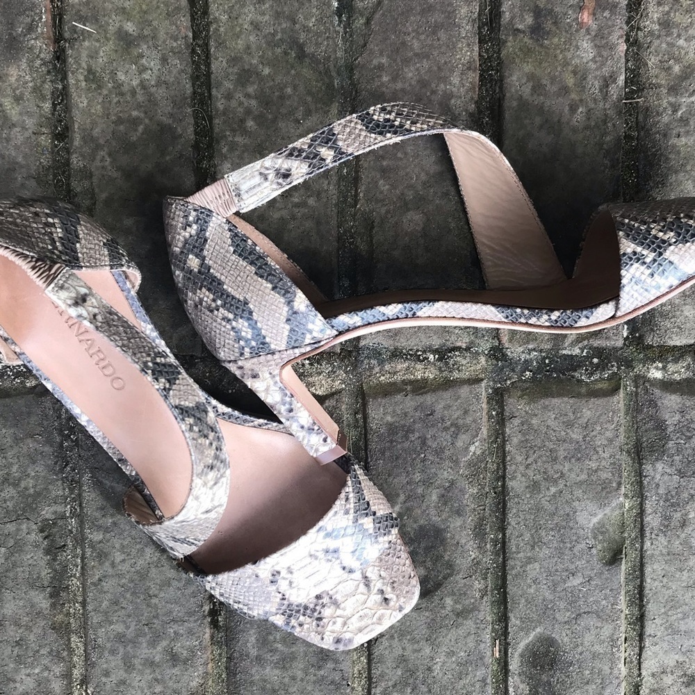 VGUC Bernardo Camille Heels in Snakeprint Block Heels - Picture 10 of 11